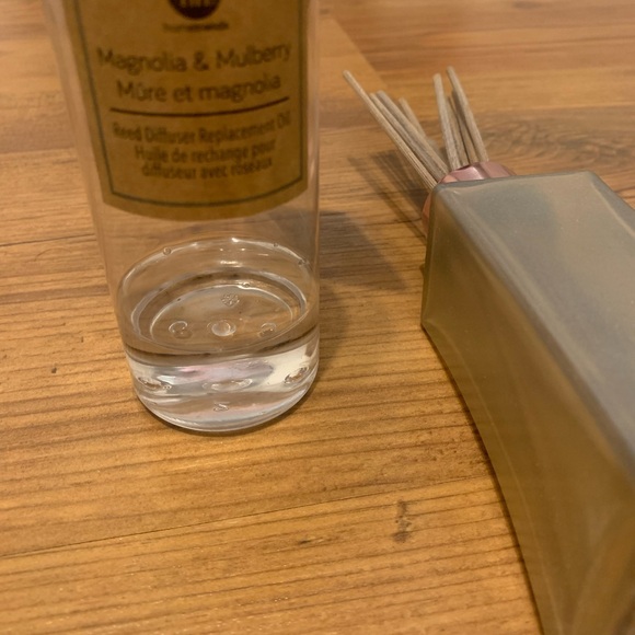 Oil diffuser sticks , oil reed diffuser, magnolia and mulberry oil sample - Picture 2 of 5